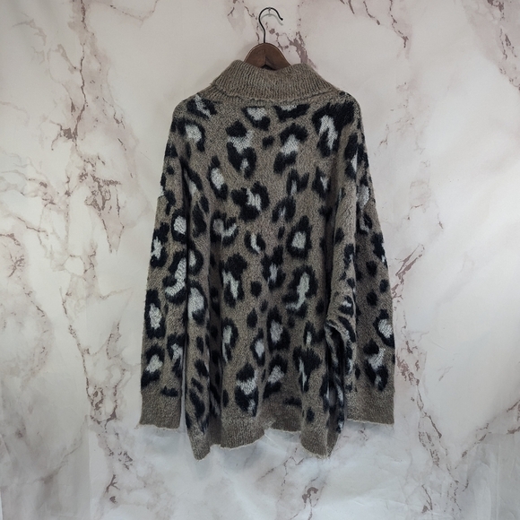 World Market Sweater Womens Oversized Brown Leopard Cheetah Tunic Pullover - Picture 5 of 11